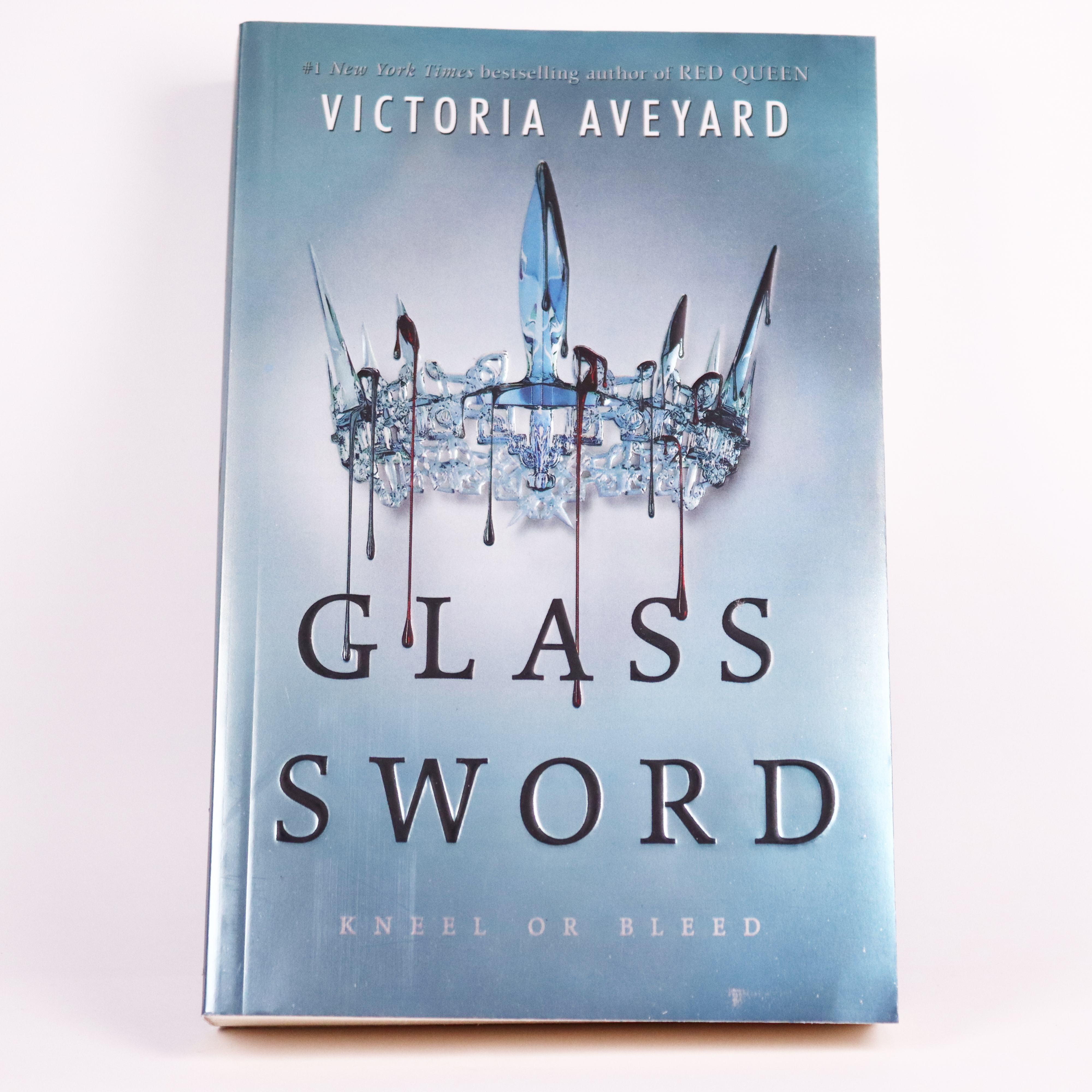 K. Eng. Glass Sword / Victoria Aveyard