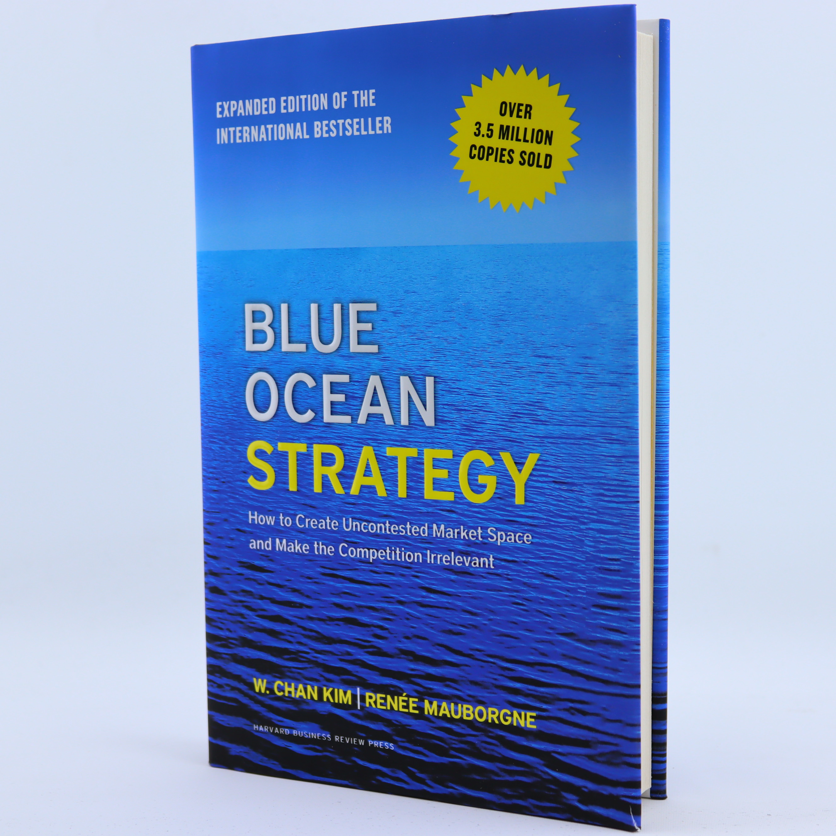 K. Eng. Blue Ocean Strategy / W.Chan Kim