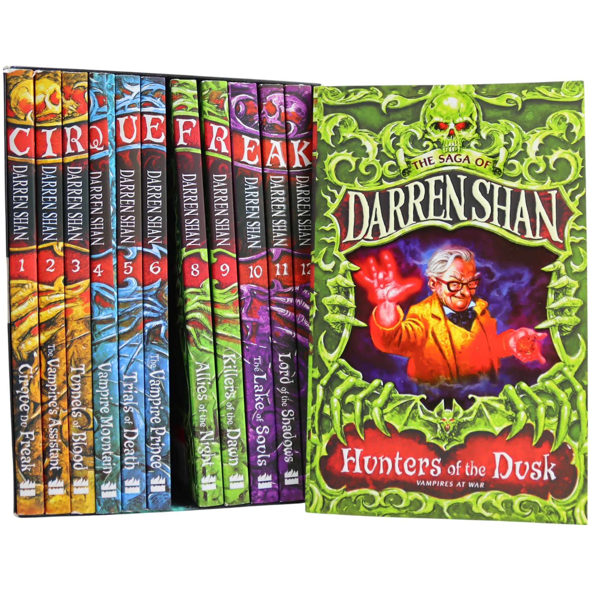 K. Eng. Hunters of the Dusk / Darren Shan